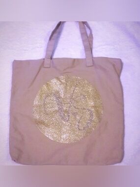 Victoria's Secret🤎💛Beige Tote with Gold Medallion